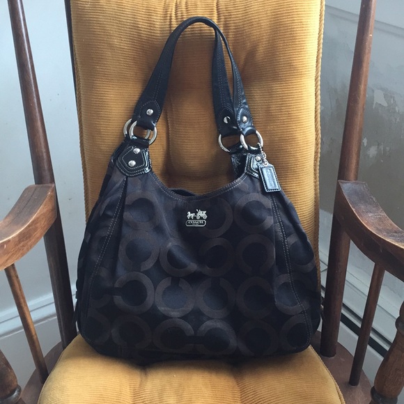 Coach Handbags - Coach Madison Op Art Maggie shoulder bag.